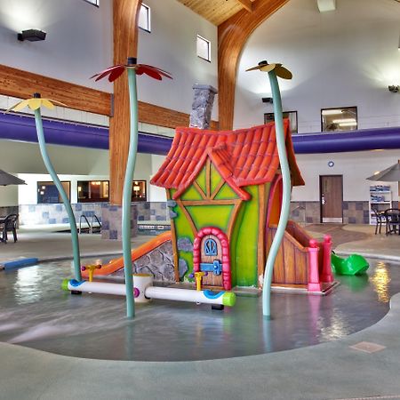Best Western Watertown Inn & Suites Экстерьер фото