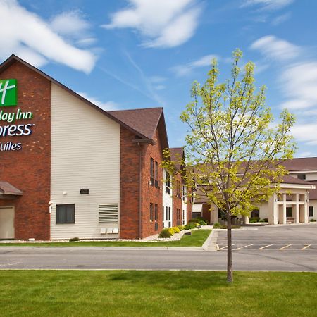 Best Western Watertown Inn & Suites Экстерьер фото