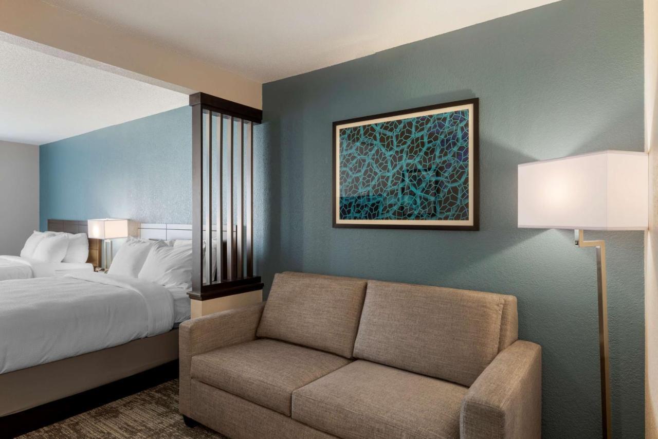 Best Western Watertown Inn & Suites Экстерьер фото