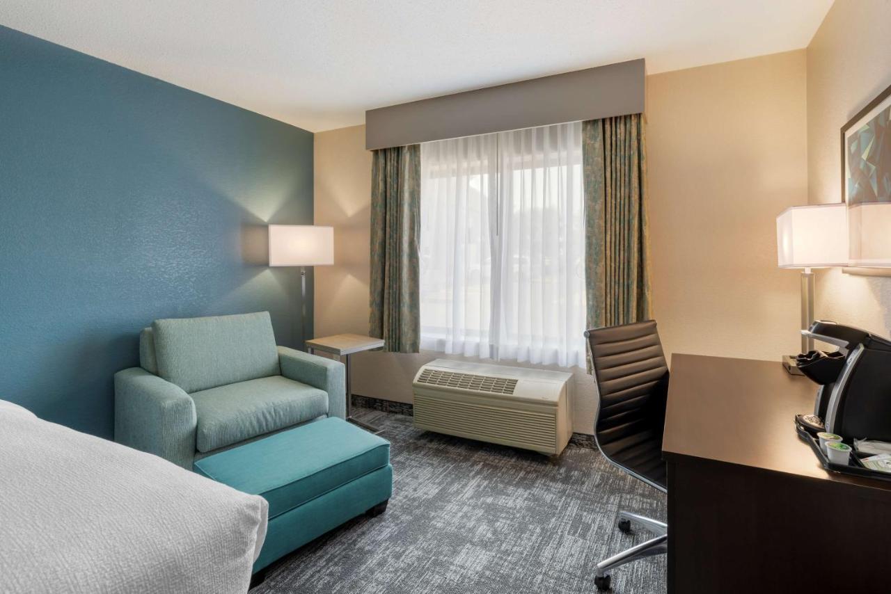 Best Western Watertown Inn & Suites Экстерьер фото