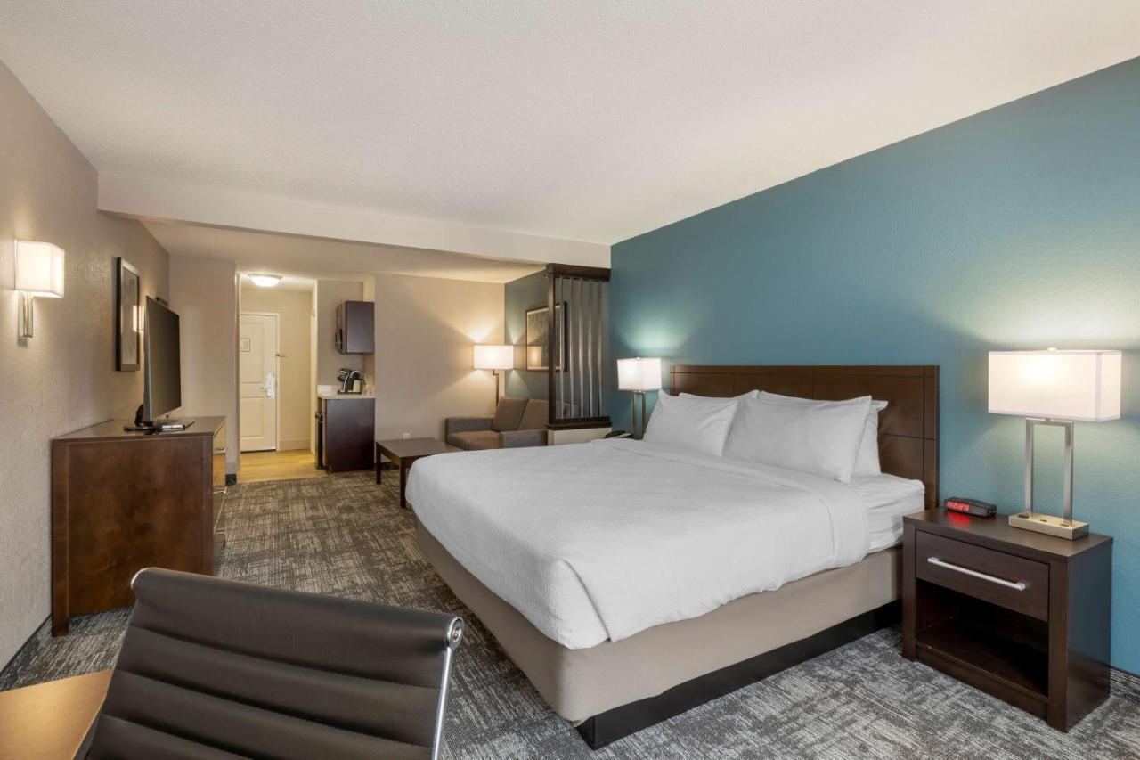 Best Western Watertown Inn & Suites Экстерьер фото