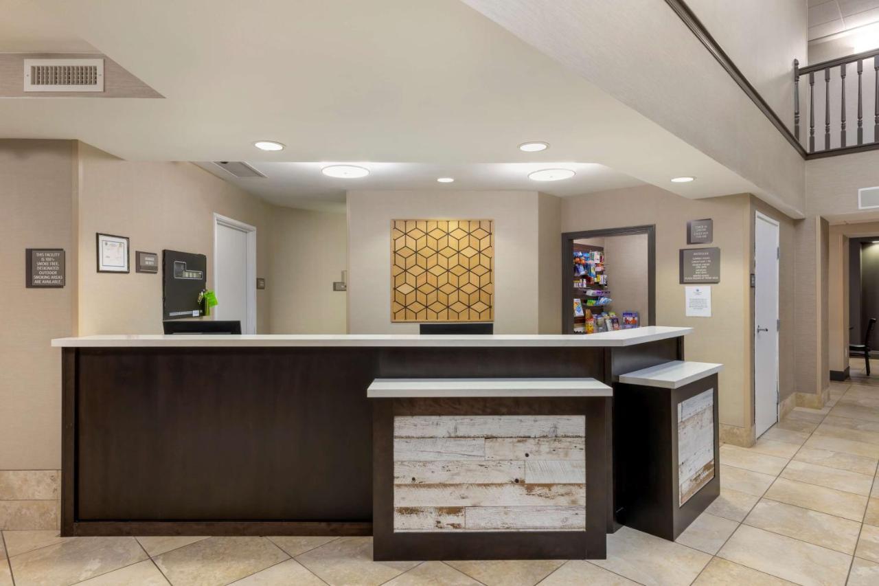 Best Western Watertown Inn & Suites Экстерьер фото