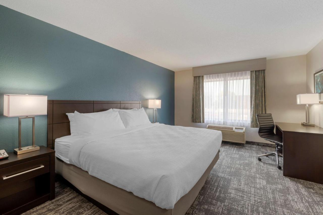 Best Western Watertown Inn & Suites Экстерьер фото