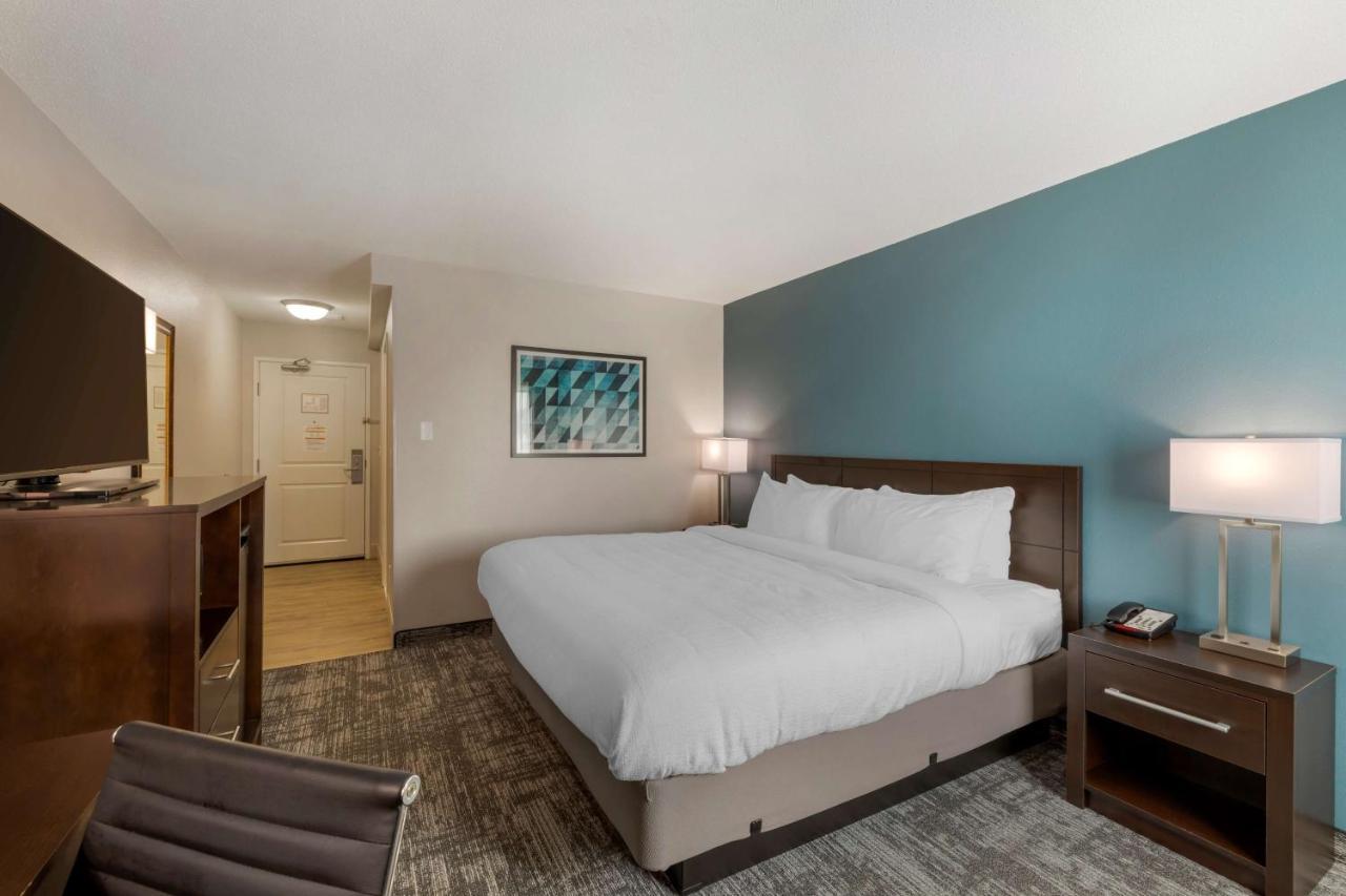 Best Western Watertown Inn & Suites Экстерьер фото