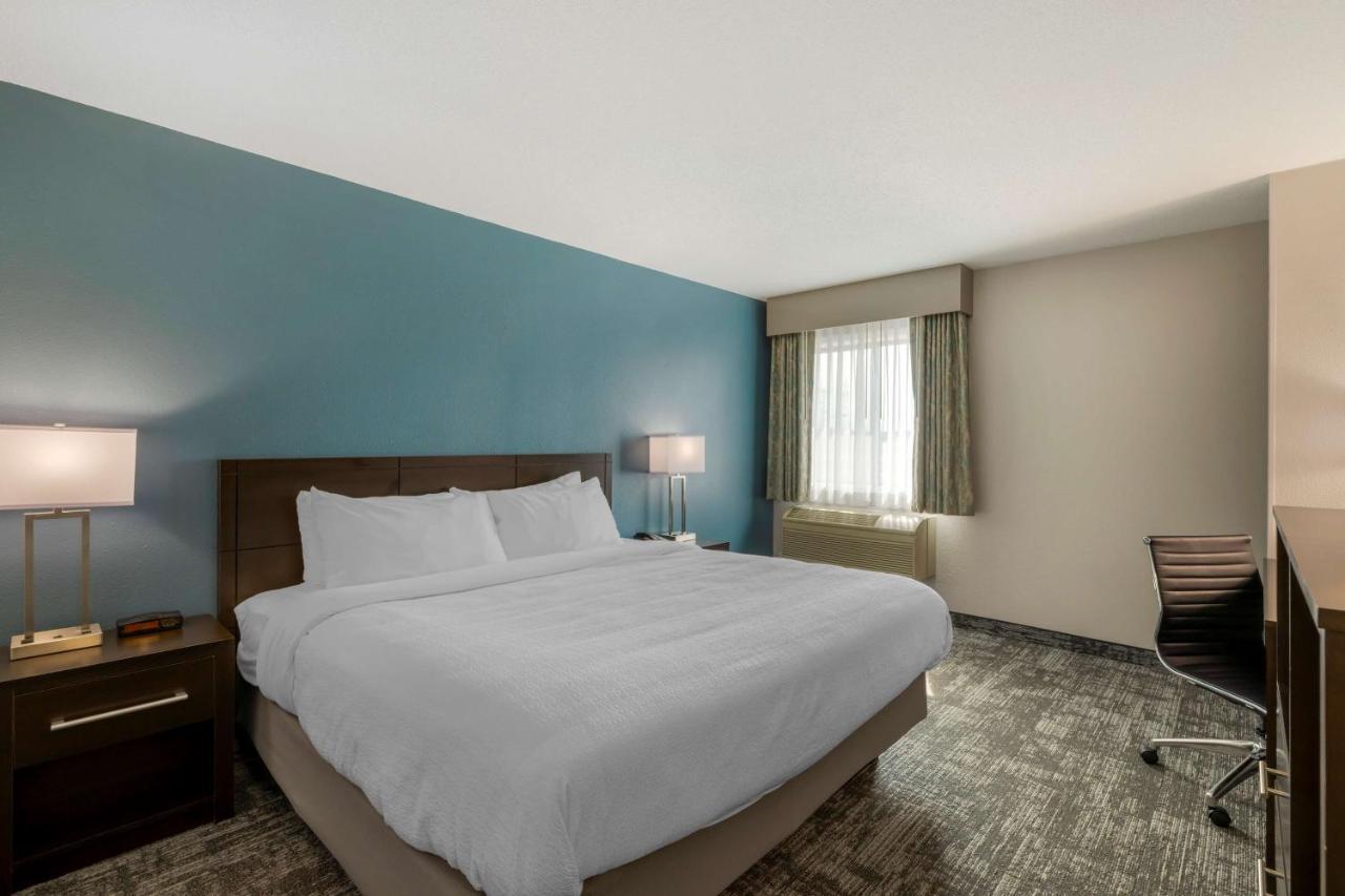 Best Western Watertown Inn & Suites Экстерьер фото
