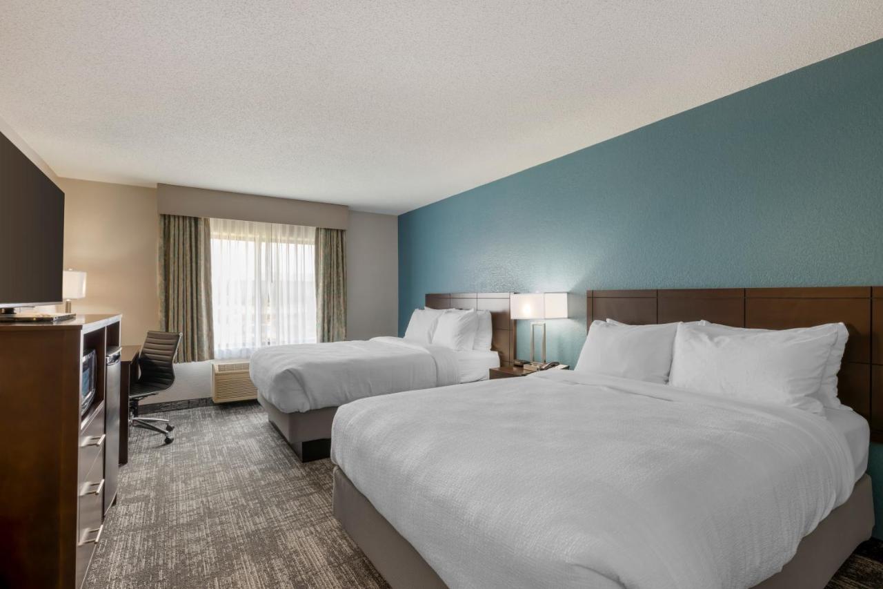 Best Western Watertown Inn & Suites Экстерьер фото