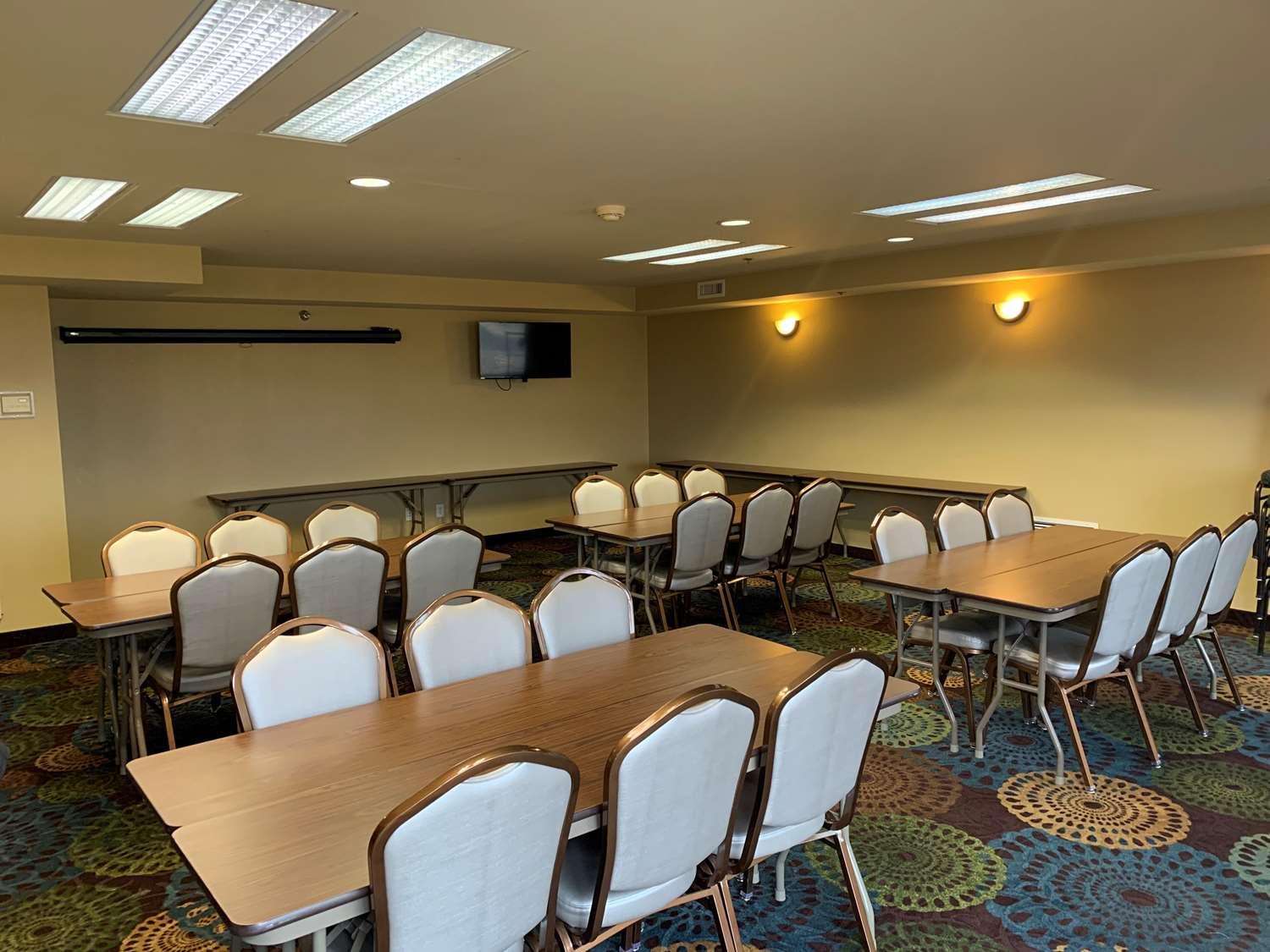Best Western Watertown Inn & Suites Экстерьер фото