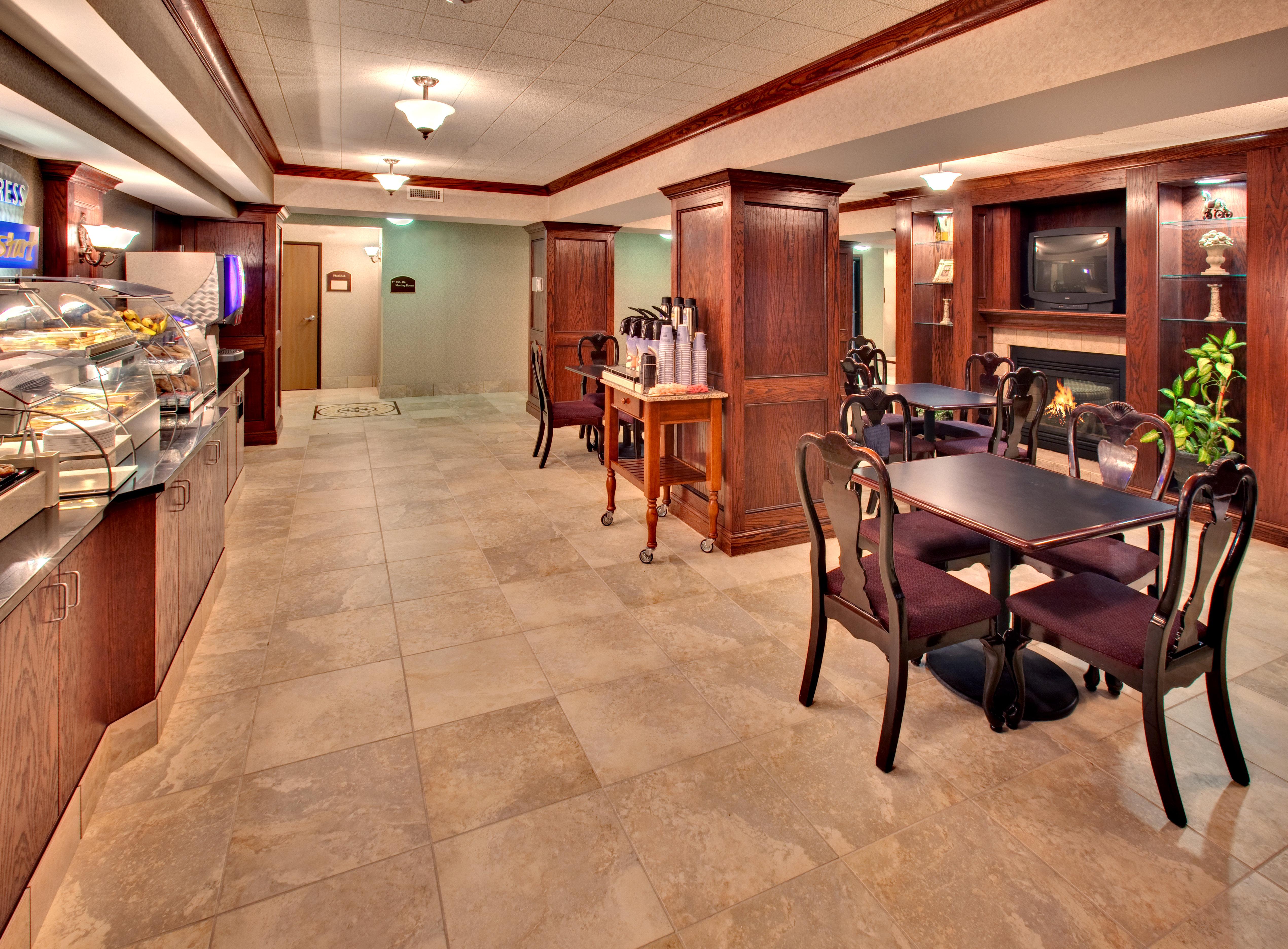 Best Western Watertown Inn & Suites Экстерьер фото