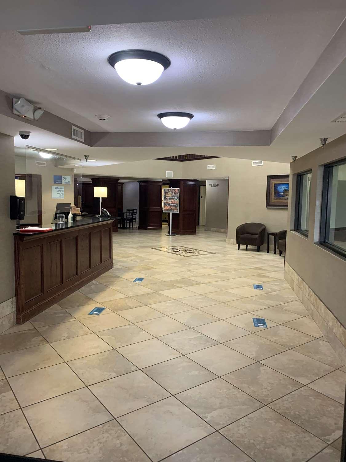 Best Western Watertown Inn & Suites Экстерьер фото