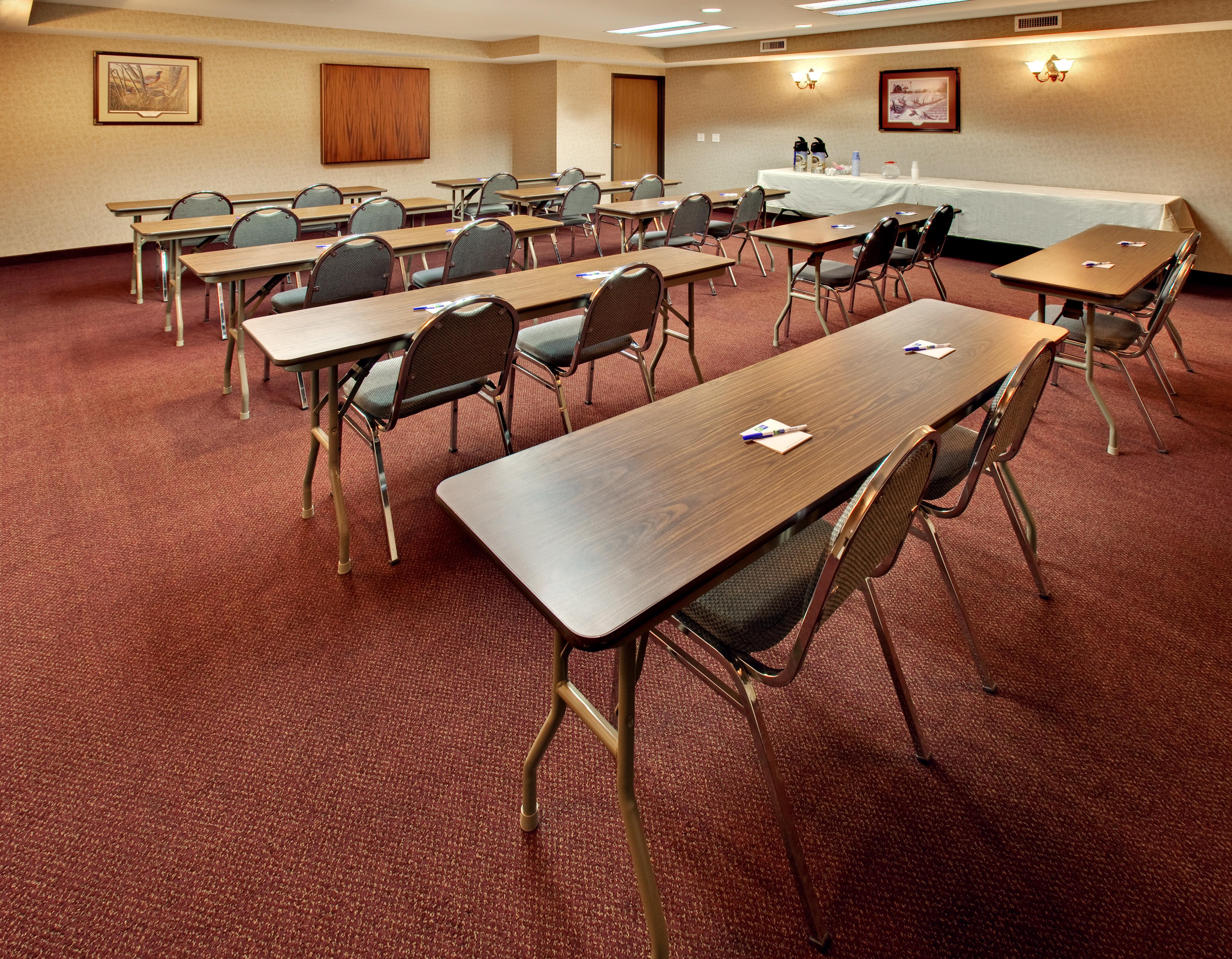 Best Western Watertown Inn & Suites Экстерьер фото
