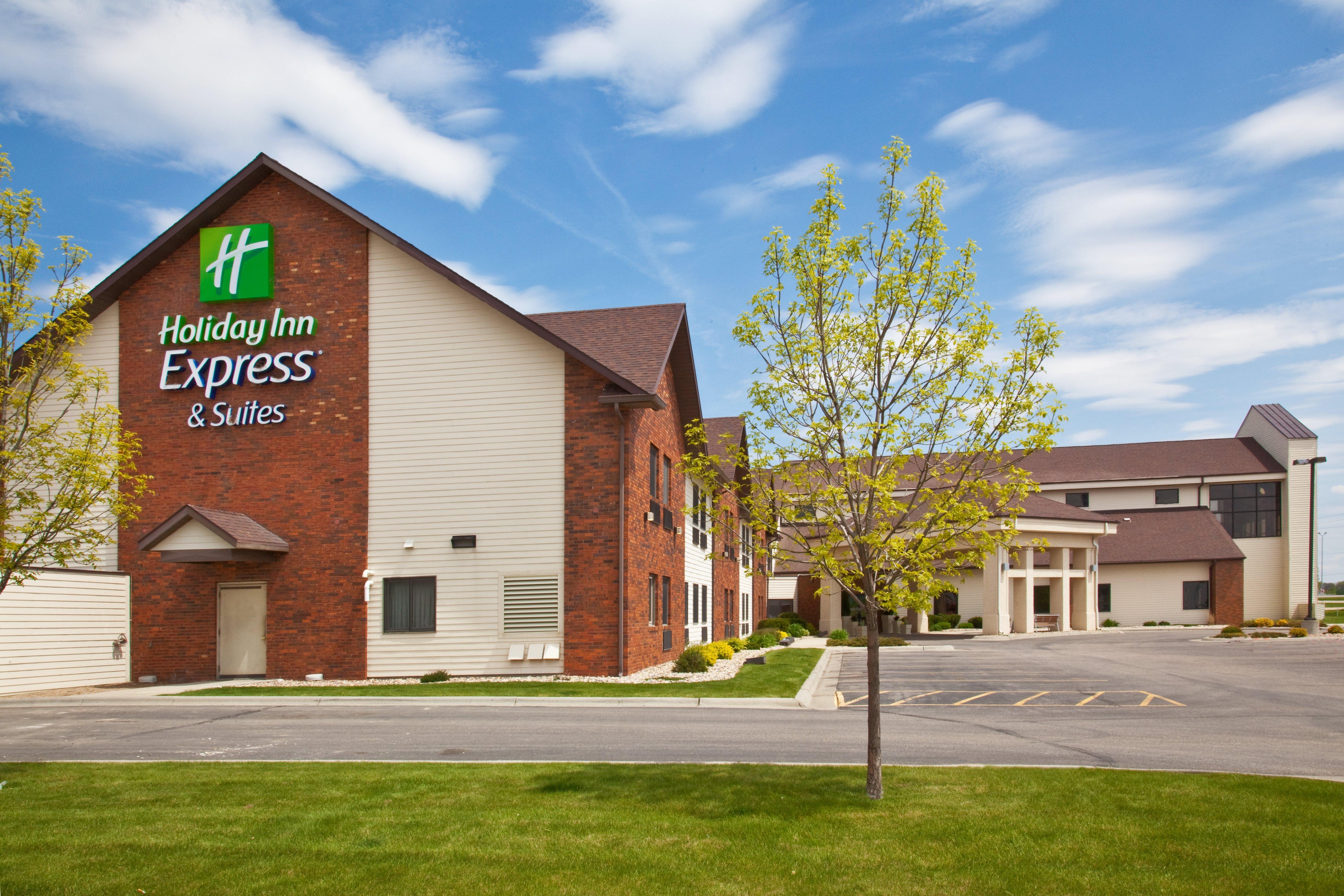 Best Western Watertown Inn & Suites Экстерьер фото